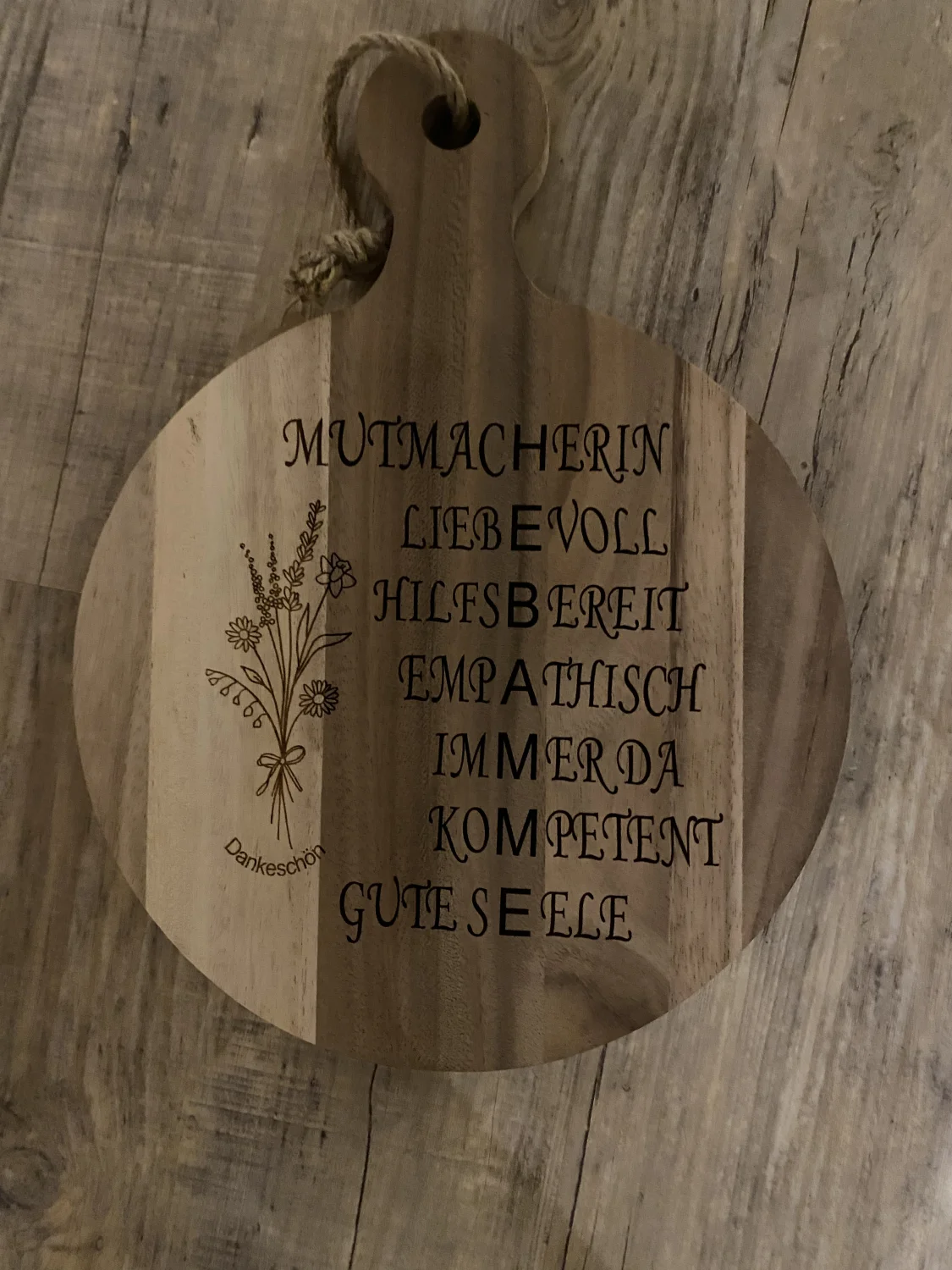 Prunkstück aus Holz  von Hebamme